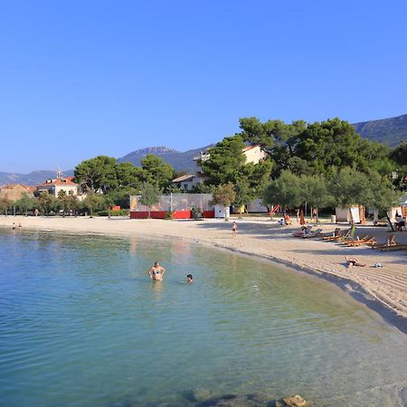 Apartments With A Parking Space Kastel Gomilica, Kastela - 21138 外观 照片